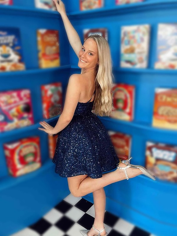 A-Line/Princess Sequins Ruffles One-Shoulder Sleeveless Short/Mini Homecoming Dress